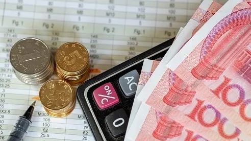 富农优配资源 下半年扩内需仍紧迫，“这与人民币汇率息息相关”